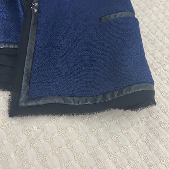 Vince Boucle’ Sweater Jacket with Leather Sleeves and a trim Size 4 - Picture 8 of 10